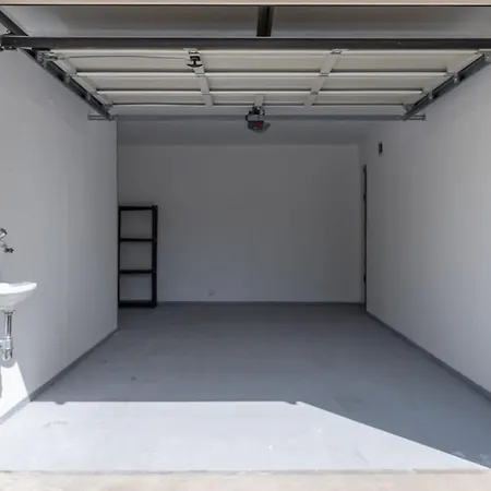 Erholung Free Garage Space Lägenhet Makarska